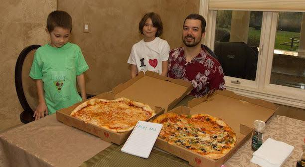 
			День самого дорогого в мире фастфуда: странные способы отметить Bitcoin Pizza Day		
